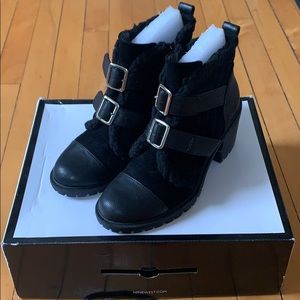 Nine West women shoes size 7.5/ EUR 38